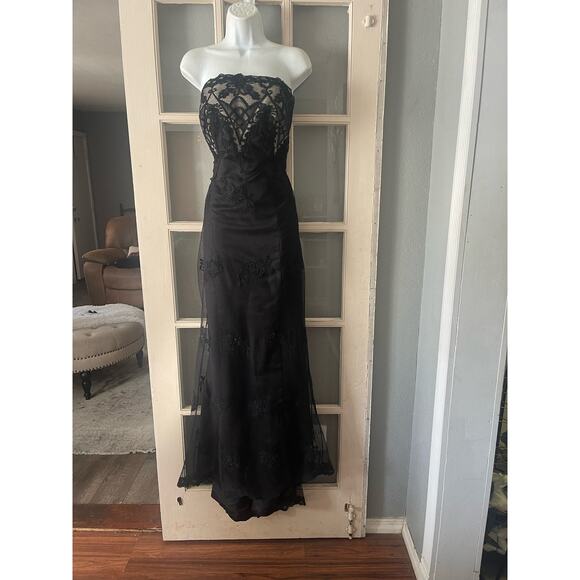 Helen Morley Halter Beaded‎ Lace Dress - Picture 4 of 10